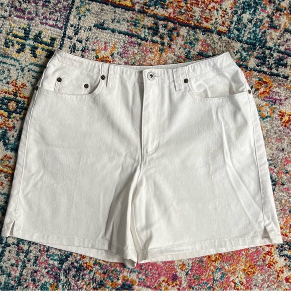 Vintage Pants - Vintage Mom Jeans Shorts Liz Claiborne White Cotton Sz 10